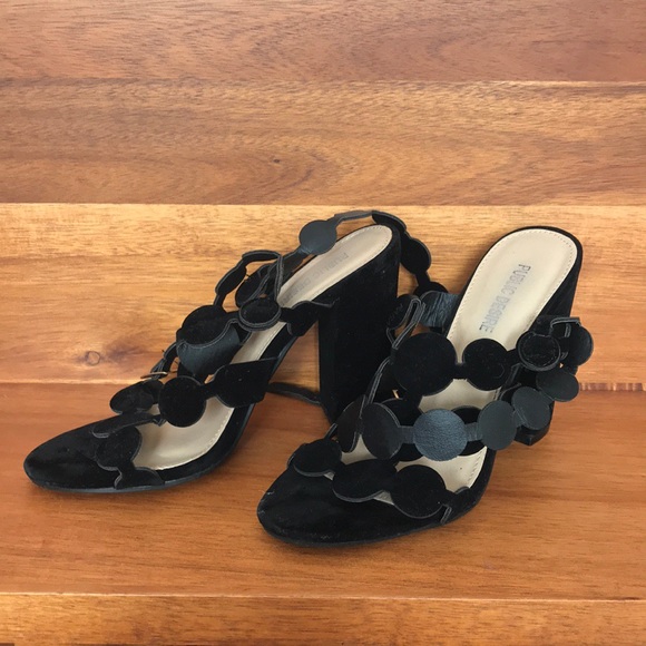 Black scalloped heels - Picture 4 of 4